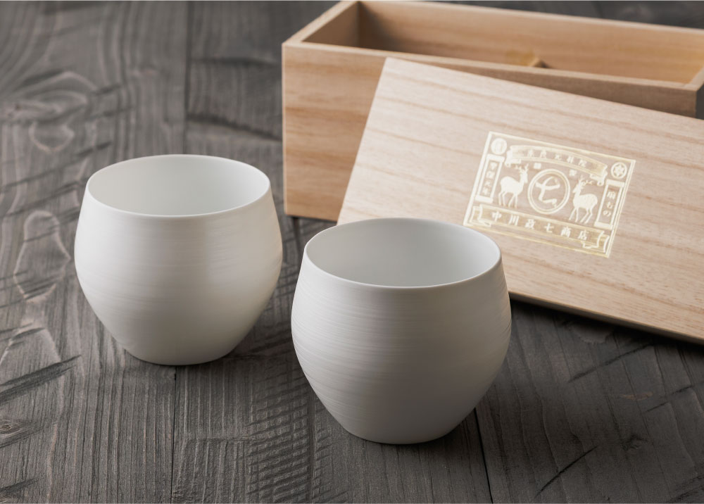 ワイングラスに学んだ日本酒器セット
エッグシェル（ペア）／中川政七商店